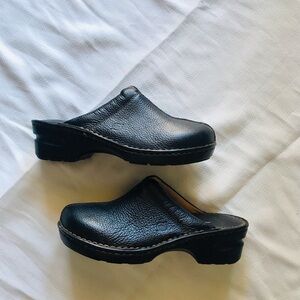 Born Women's Black Leather Clogs